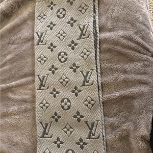 Auth Louis Vuitton Monogram Scarf